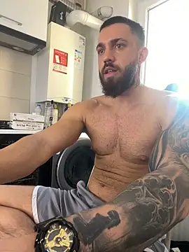 LoveIsBlind  online show from 10.10.25