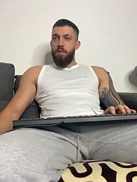 LoveIsBlind  online show from 11.07.25