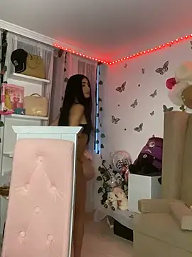 Snapshot of lina_pink chatting on 01.23.25 lina pink online show from 01.23.25