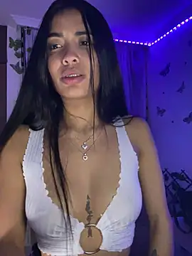 Snapshot of lina_pink chatting on 03.19.25 lina pink online show from 03.19.25