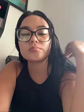 Snapshot of Karla-sexy01 chatting on 11.27.25 Karla-sexy01 online show from 11.27.25