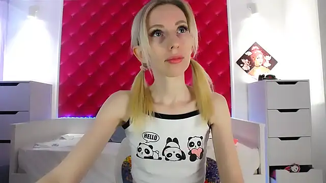 Snapshot of BarbieGoddess chatting on 12.07.24 BarbieGoddess online show from 12.07.24