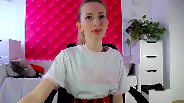 Snapshot of BarbieGoddess chatting on 03.01.25 BarbieGoddess online show from 03.01.25