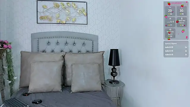 Snapshot of Katalella_murillo chatting on 12.24.24 Katalella murillo online show from 12.24.24