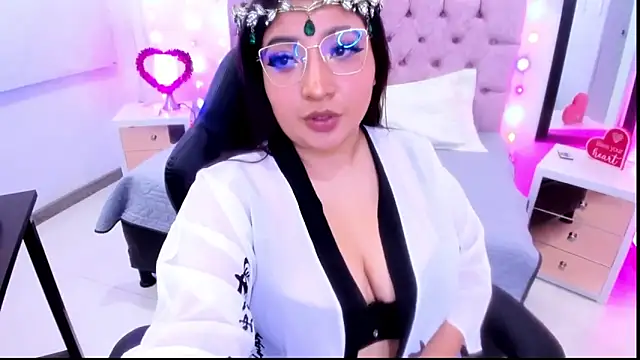 Snapshot of Emma_monserrat chatting on 02.28.25 Emma monserrat online show from 02.28.25