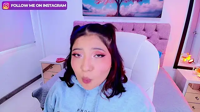 Snapshot of Emma_monserrat chatting on 09.18.25 Emma monserrat online show from 09.18.25