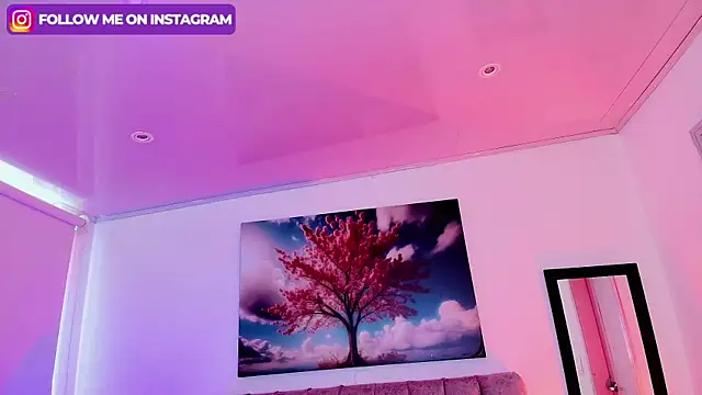 Snapshot of Emma_monserrat chatting on 09.29.25 Emma monserrat online show from 09.29.25