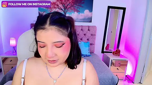 Snapshot of Emma_monserrat chatting on 10.02.25 Emma monserrat online show from 10.02.25