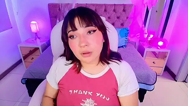 Snapshot of Emma_monserrat chatting on 10.18.25 Emma monserrat online show from 10.18.25