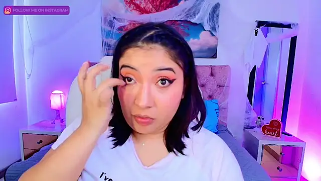 Snapshot of Emma_monserrat chatting on 10.21.25 Emma monserrat online show from 10.21.25