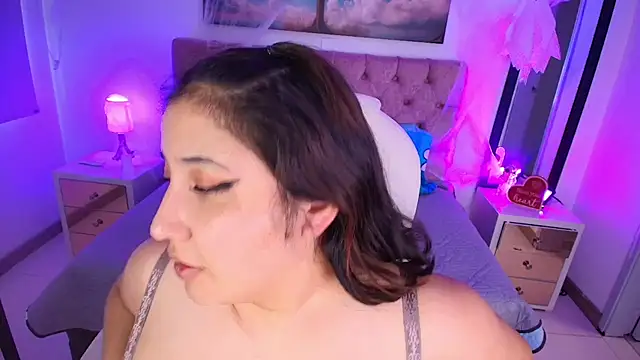 Snapshot of Emma_monserrat chatting on 10.22.25 Emma monserrat online show from 10.22.25