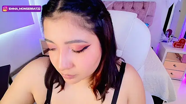 Snapshot of Emma_monserrat chatting on 10.29.25 Emma monserrat online show from 10.29.25