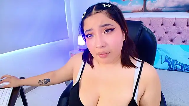 Snapshot of Emma_monserrat chatting on 01.13.26 Emma monserrat online show from 01.13.26