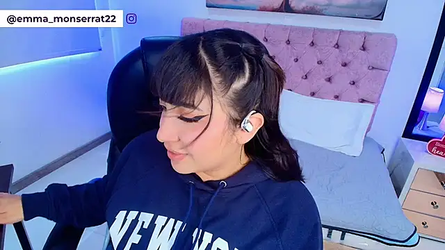 Snapshot of Emma_monserrat chatting on 03.04.26 Emma monserrat online show from 03.04.26