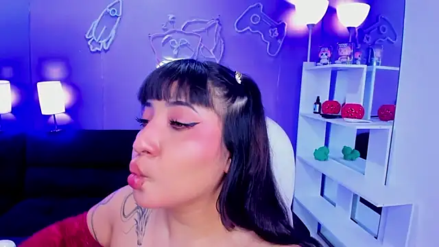 Emma monserrat online show from 05.04.26