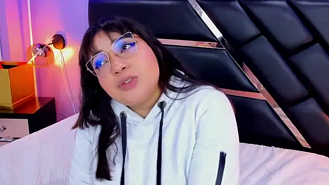 Snapshot of Emma_monserrat chatting on 07.03.26 Emma monserrat online show from 07.03.26