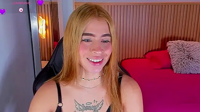 LUCYAMARS1 online show from 10.23.25