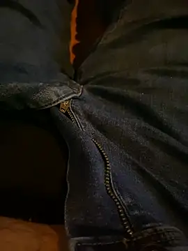 Snapshot of AdA-LoVe chatting on 03.18.25 AdA-LoVe online show from 03.18.25