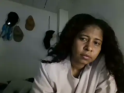 Snapshot of Ivon-09 chatting on 02.12.25 Ivon-09 online show from 02.12.25