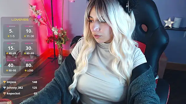 Snapshot of yumin3ko chatting on 01.06.25 yumin3ko online show from 01.06.25