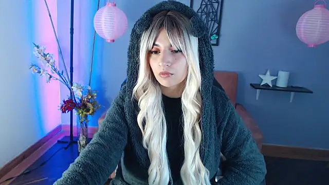 Snapshot of yumin3ko chatting on 01.17.25 yumin3ko online show from 01.17.25