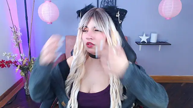 Snapshot of yumin3ko chatting on 01.28.25 yumin3ko online show from 01.28.25