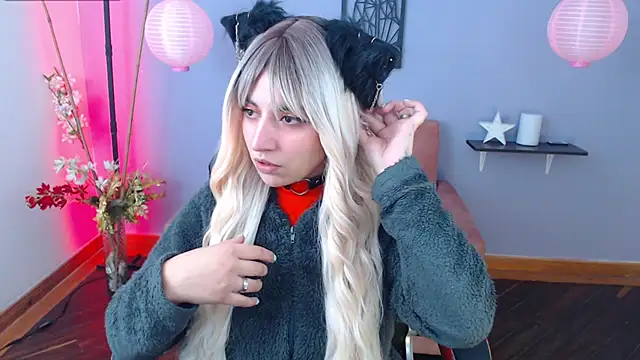 Snapshot of yumin3ko chatting on 02.01.25 yumin3ko online show from 02.01.25