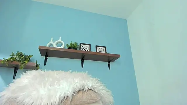 annawelk  online show from 10.06.25
