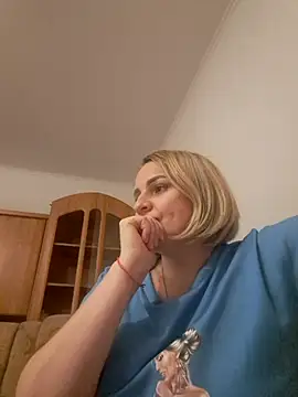 Snapshot of Malichkaanna30 chatting on 12.28.24 Malichkaanna30 online show from 12.28.24