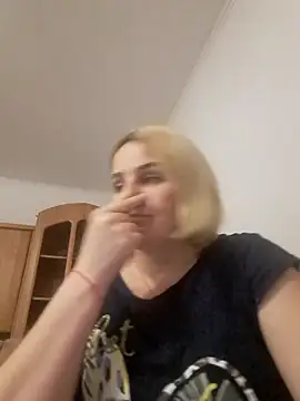 Snapshot of Malichkaanna30 chatting on 01.09.25 Malichkaanna30 online show from 01.09.25