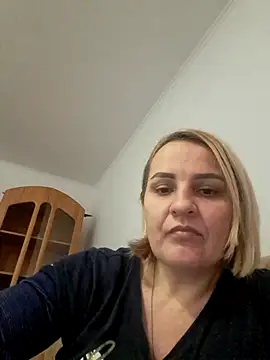 Snapshot of Malichkaanna30 chatting on 01.10.25 Malichkaanna30 online show from 01.10.25