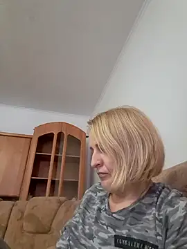 Snapshot of Malichkaanna30 chatting on 01.12.25 Malichkaanna30 online show from 01.12.25