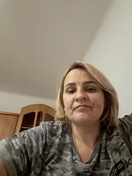 Snapshot of Malichkaanna30 chatting on 01.12.25 Malichkaanna30 online show from 01.12.25