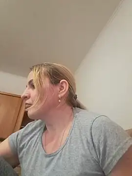 Snapshot of Malichkaanna30 chatting on 02.05.25 Malichkaanna30 online show from 02.05.25