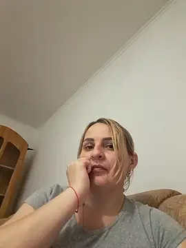 Snapshot of Malichkaanna30 chatting on 02.05.25 Malichkaanna30 online show from 02.05.25