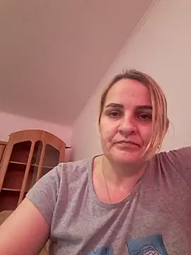 Snapshot of Malichkaanna30 chatting on 02.11.25 Malichkaanna30 online show from 02.11.25