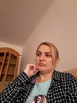 Snapshot of Malichkaanna30 chatting on 02.13.25 Malichkaanna30 online show from 02.13.25