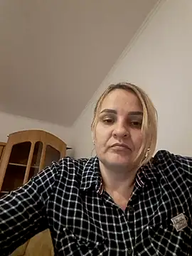 Snapshot of Malichkaanna30 chatting on 02.14.25 Malichkaanna30 online show from 02.14.25