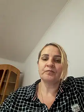 Snapshot of Malichkaanna30 chatting on 02.14.25 Malichkaanna30 online show from 02.14.25