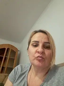 Snapshot of Malichkaanna30 chatting on 02.21.25 Malichkaanna30 online show from 02.21.25