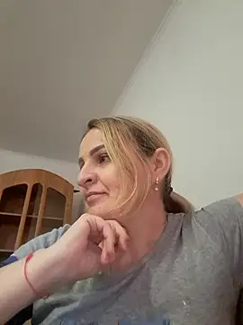 Snapshot of Malichkaanna30 chatting on 02.22.25 Malichkaanna30 online show from 02.22.25