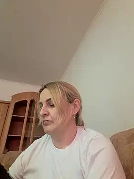 Snapshot of Malichkaanna30 chatting on 02.26.25 Malichkaanna30 online show from 02.26.25