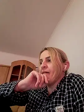 Snapshot of Malichkaanna30 chatting on 02.27.25 Malichkaanna30 online show from 02.27.25