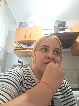 Snapshot of Malichkaanna30 chatting on 09.09.25 Malichkaanna30 online show from 09.09.25