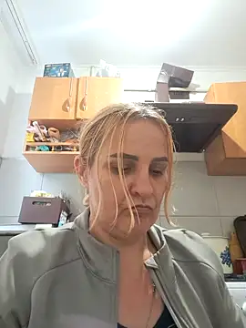 Snapshot of Malichkaanna30 chatting on 09.19.25 Malichkaanna30 online show from 09.19.25