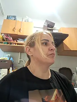 Snapshot of Malichkaanna30 chatting on 09.21.25 Malichkaanna30 online show from 09.21.25