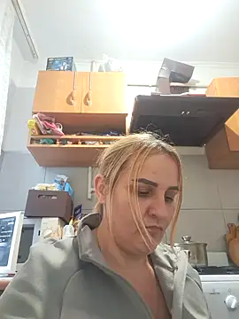 Snapshot of Malichkaanna30 chatting on 09.25.25 Malichkaanna30 online show from 09.25.25