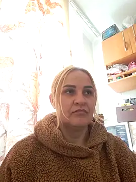 Snapshot of Malichkaanna30 chatting on 10.25.25 Malichkaanna30 online show from 10.25.25