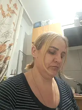 Snapshot of Malichkaanna30 chatting on 11.26.25 Malichkaanna30 online show from 11.26.25