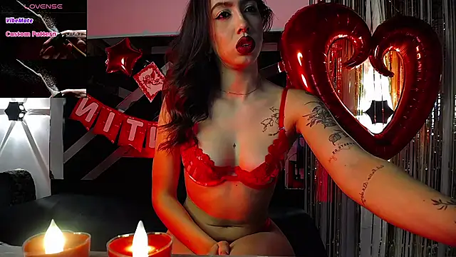 Snapshot of scarlett_buttock chatting on 02.14.25 scarlett buttock online show from 02.14.25